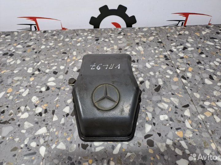 Клапанная крышка Mercedes Actros MP3