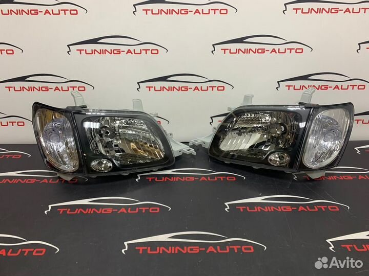 Фары для Toyota Town Ace Noah/Lite Ace Noah 1998-2001 (рестайлинг)