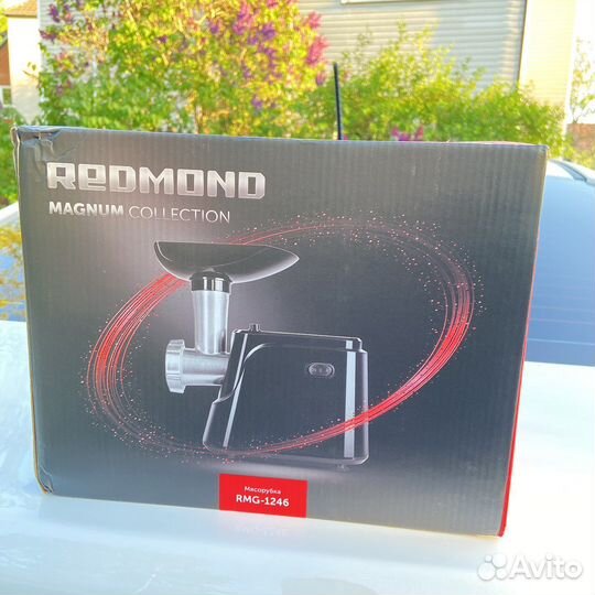 Мясорубка+колбаска новая