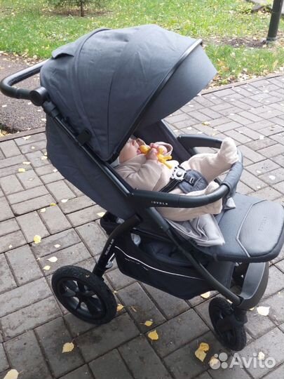 Прогулочная коляска с надувными колесами Jovola