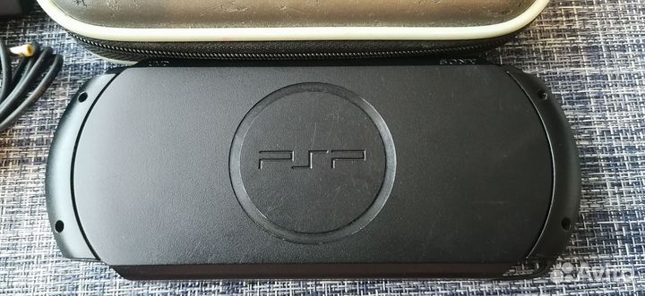 Sony PSP1008, прошита, карта на 8Гб(96игр)