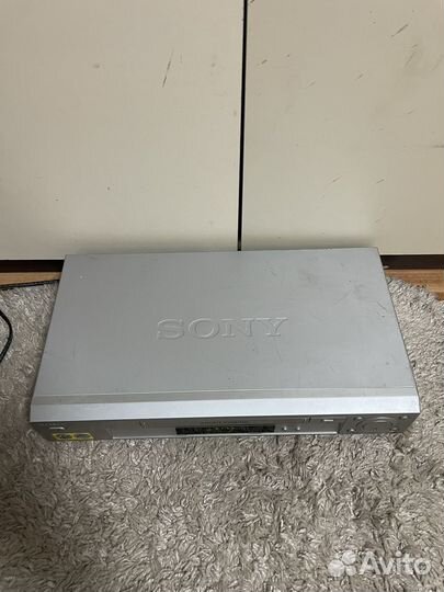 Видеомагнитофон Sony SLV-SE630N