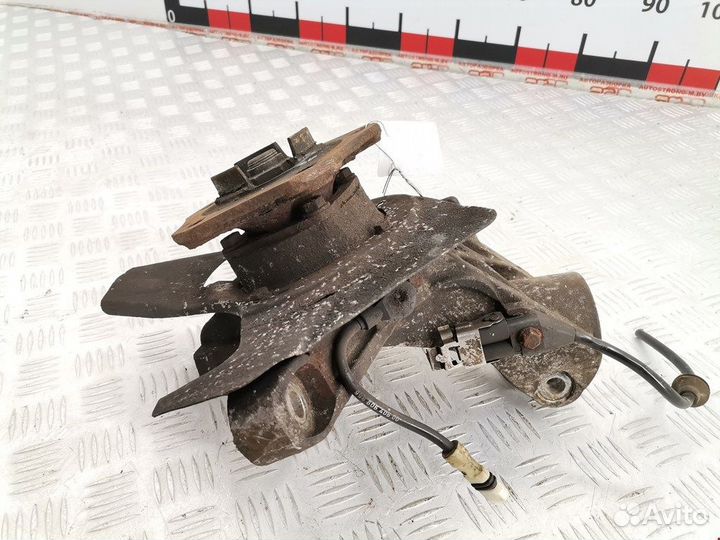 Б/У Б/У Ступица (кулак цапфа) передняя правая