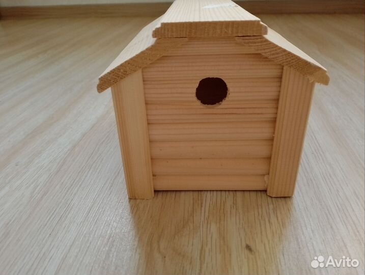 Деревянный домик для хомяка