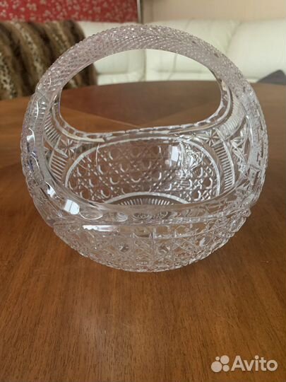 Хрустальная ваза для конфет в виде корзинки
