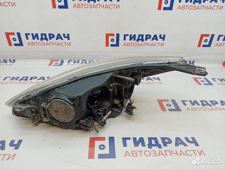 Фара правая Ford Focus 3. Аналог. Дефект