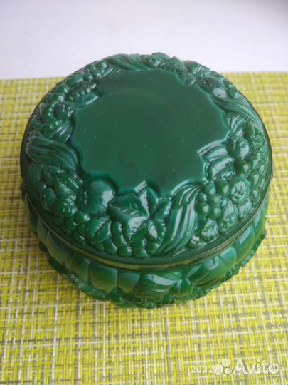 Шкатулки и пепельницы