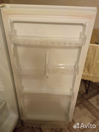 Холодильник бу, в отличном состоянии
