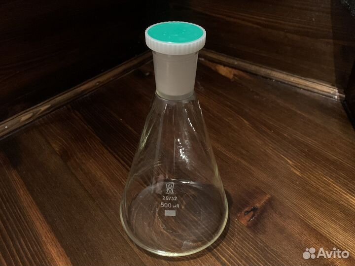Колба коническая лабораторная с пробкой