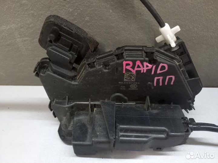 Замок двери передний правый Skoda Rapid 2018