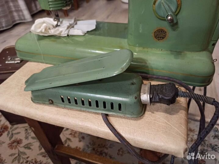 Швейная машина Волга