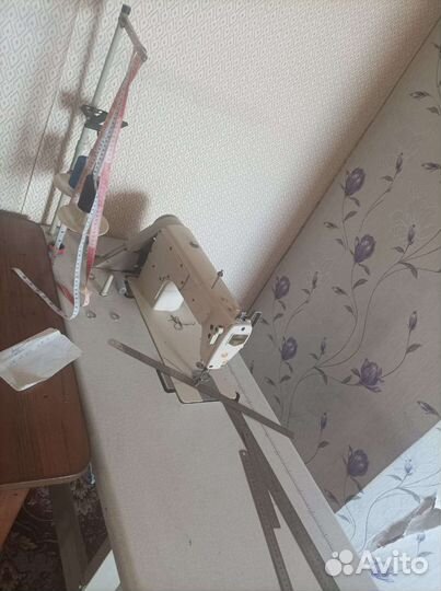 Продам швейную машинку