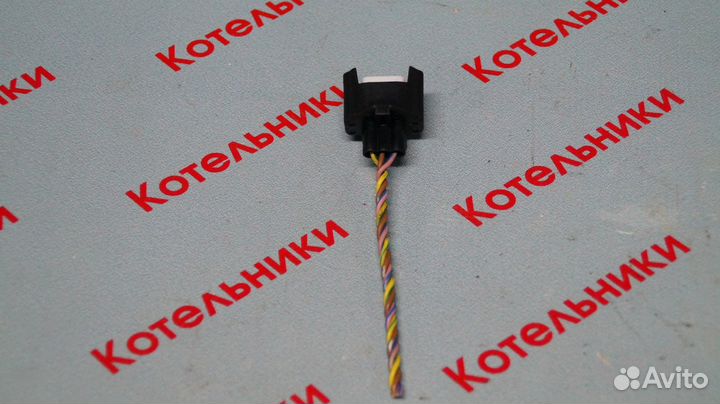Nissan 23731-4M560 разъем датчика распредвала