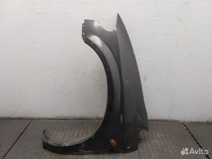 Крыло Chrysler Voyager, 2004