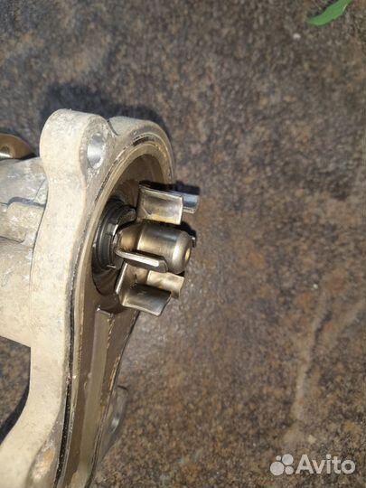 Продам помпу Daewoo gentra