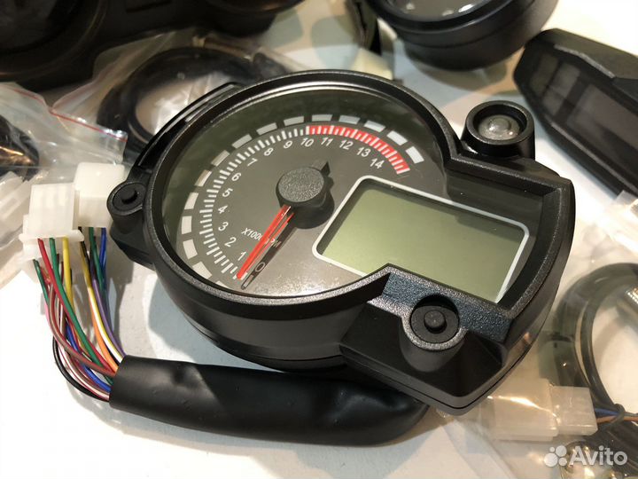 Приборная панель на мотоцикл Koso