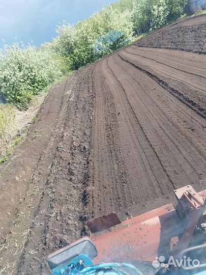 Вспашка земли (плуг-фреза)