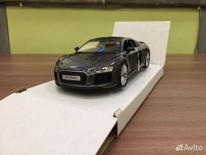 Maisto 1:24 - Audi R8 Plus