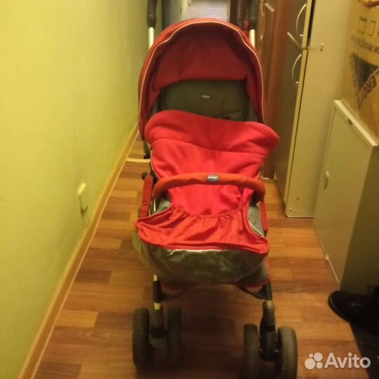 Прогулочная коляска трость chicco