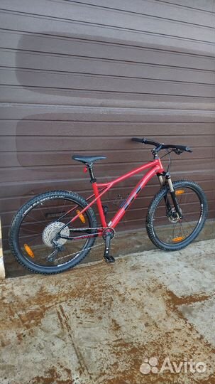 Велосипед GT avalanche elite 2021 27.5