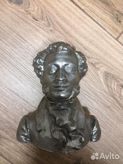 Бюст Пушкина А.С. автор эталона Свешников 1986г