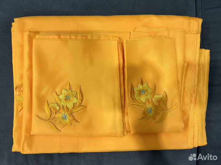 Новый комплект постельного белья 1,5 ср из шелка