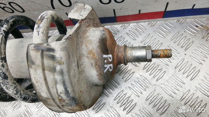 Стойка передняя Nissan Primastar (2002-2014)