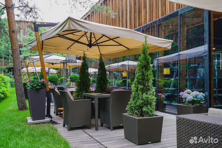 Зонт уличный от солнца на летнюю террасу