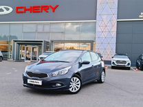 Kia Ceed 1.6 MT, 2014, 141 179 км, с пробегом, цена 897 000 руб.