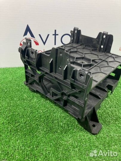 Кронштейн Audi Q5 8R cdnc 2009