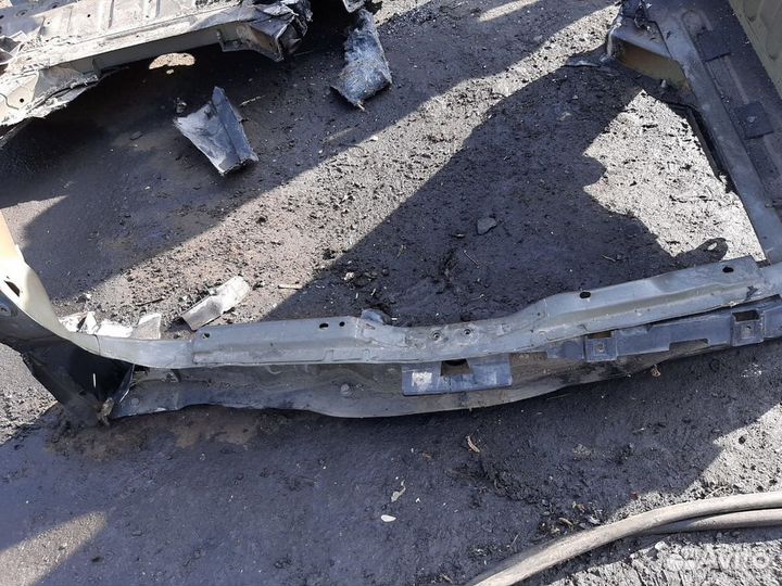 Задняя панель кузова сценик 2