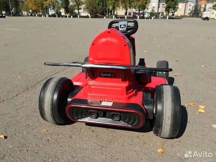 Детский электромобиль