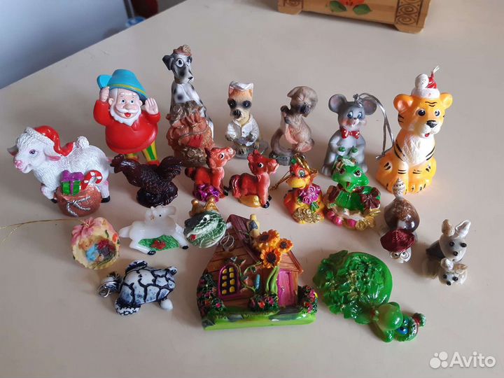 Статуэтки и магнитики