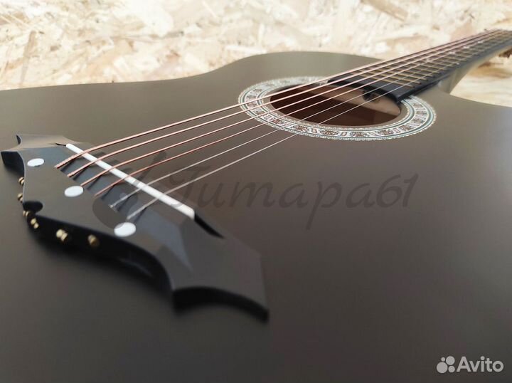 Гитара черная
