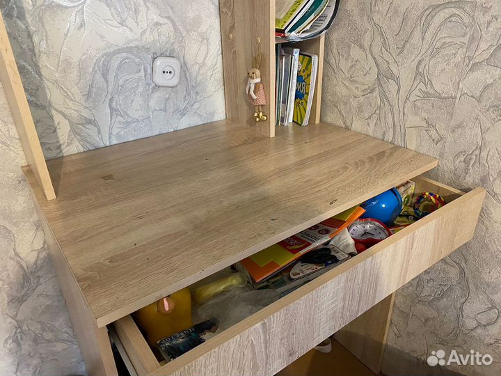 Письменный стол