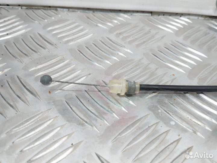 Трос открывания капота Mitsubishi Outlander