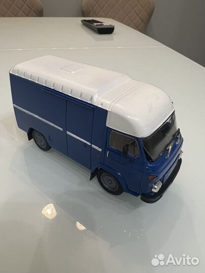 Модель автомобиля Avia-21Ф