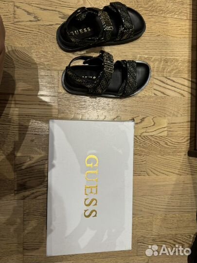 Сандали/босоножки Guess