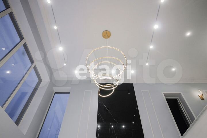 Дом 411,4 м² на участке 12 сот.