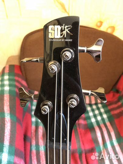 Бас-гитара Ibanez SR300L-IPT