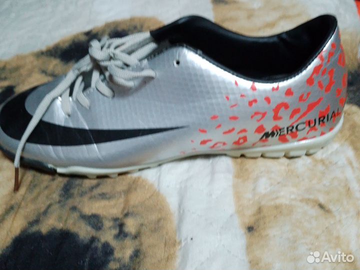 Футбольные сороконожки nike 41 размер