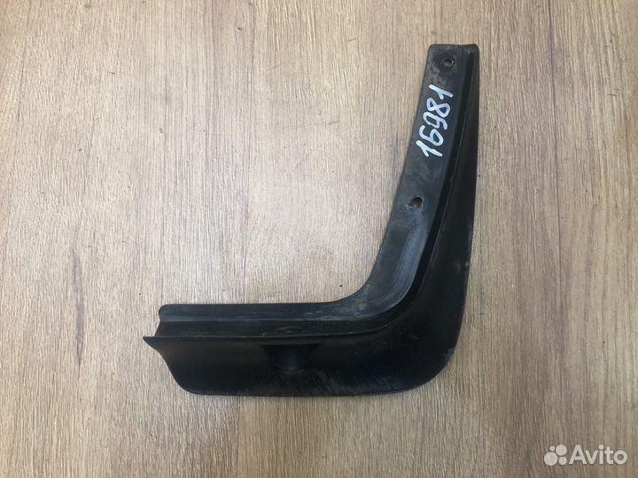 Брызговик задний правый Mitsubishi Outlander (GF)