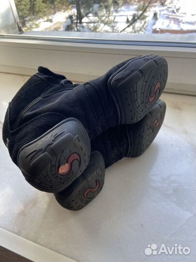 Танцевальные кроссовки / джазовки