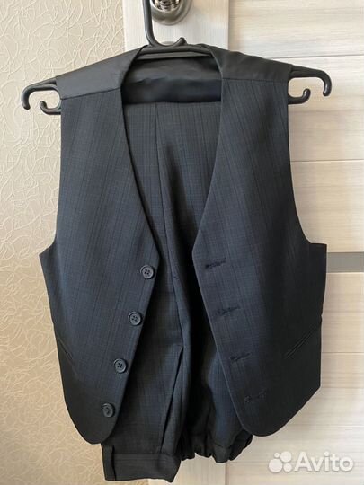 Школьный костюм классический