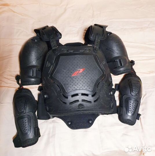 Защита (черепаха) груди, спины, рук, Zandona б/у