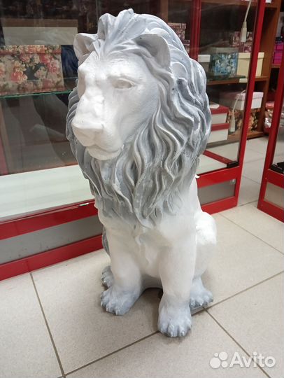 Садовая фигура лев