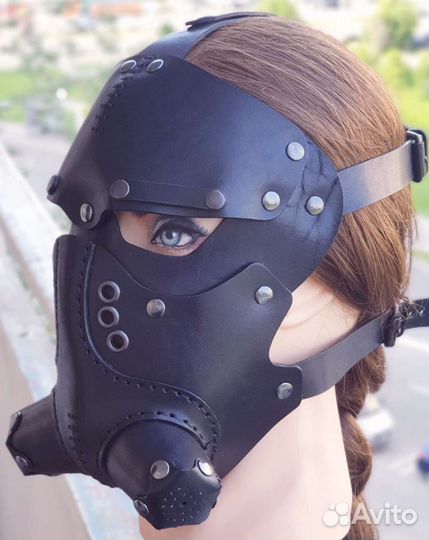Маска кожаная