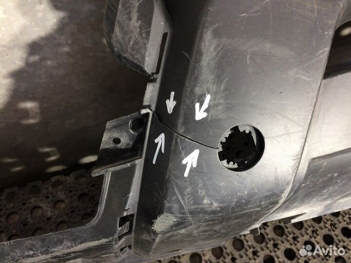 Накладка бампера передняя