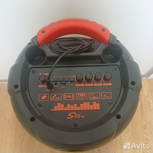 Колонка-караоке с микрофоном