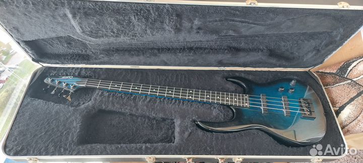 Американский бас Carvin LB20